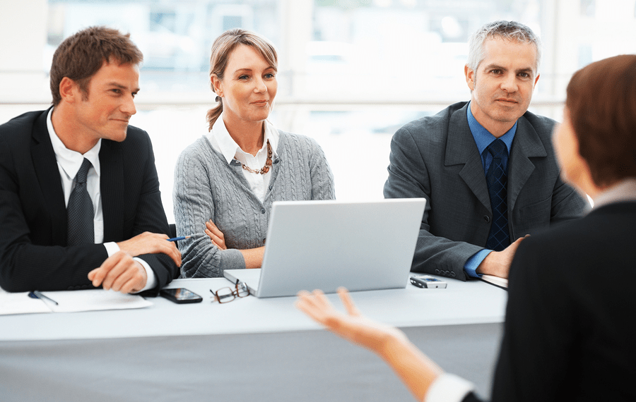 Top những câu hỏi Phỏng vấn nhân viên kinh doanh 1 cạnh tranh trong kinh doanh