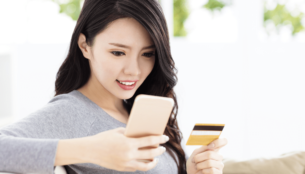 Sau Facebook, Zalo là kênh bán hàng online tiềm năng thứ nhì tại Việt Nam 1 girl with simle zalo