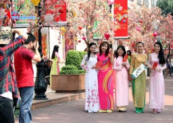 Top 11 mặt hàng bán chạy mùa Lễ Tết 2018