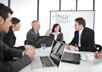 Đừng bán! Hãy giúp khách hàng mua hàng