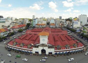 10 khu chợ bán sỉ với nguồn hàng lớn trứ danh rẻ nhất Sài Gòn!