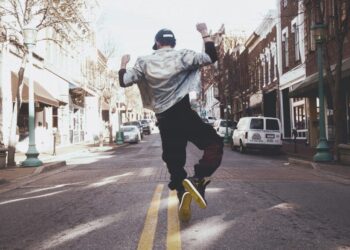 50+ dạng câu hỏi có thể sử dụng thu hút tương tác trên các trang xã hội