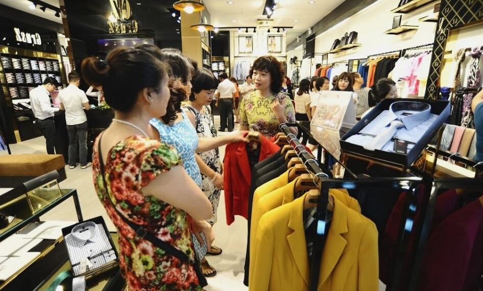 Chia sẻ kinh nghiệm tư vấn bán quần áo cho khách hàng giúp tăng thu nhập hiệu quả 4 Chia sẻ kinh nghiệm tư vấn bán quần áo cho khách hàng giúp tăng thu nhập hiệu quả