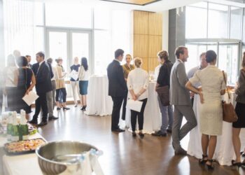 Tổng hợp 13 cách tiếp cận khách hàng tiềm năng vô cùng hiệu quả có thể bạn chưa biết