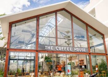 Câu chuyện về thương hiệu The Coffee House – Vươn lên từ đại dương đỏ