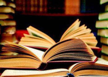 Chia sẻ 20 tựa sách đáng đọc nhất thế kỉ 21 do độc giả bình chọn