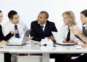 6 ĐIỀU CEO CẦN TRAO ĐỔI THƯỜNG XUYÊN VỚI NHÂN VIÊN