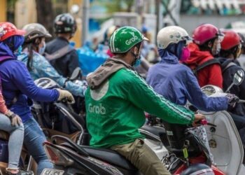 Chay Xe Om Kiem Tien