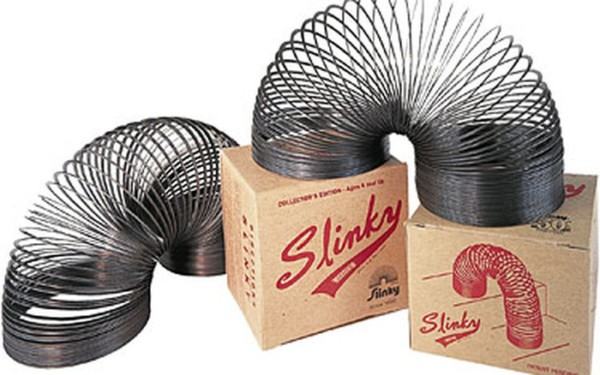 vòng xoắn Slinky - 10 ý tưởng kinh doanh độc đáo kiếm hàng triệu đô trên thế giới