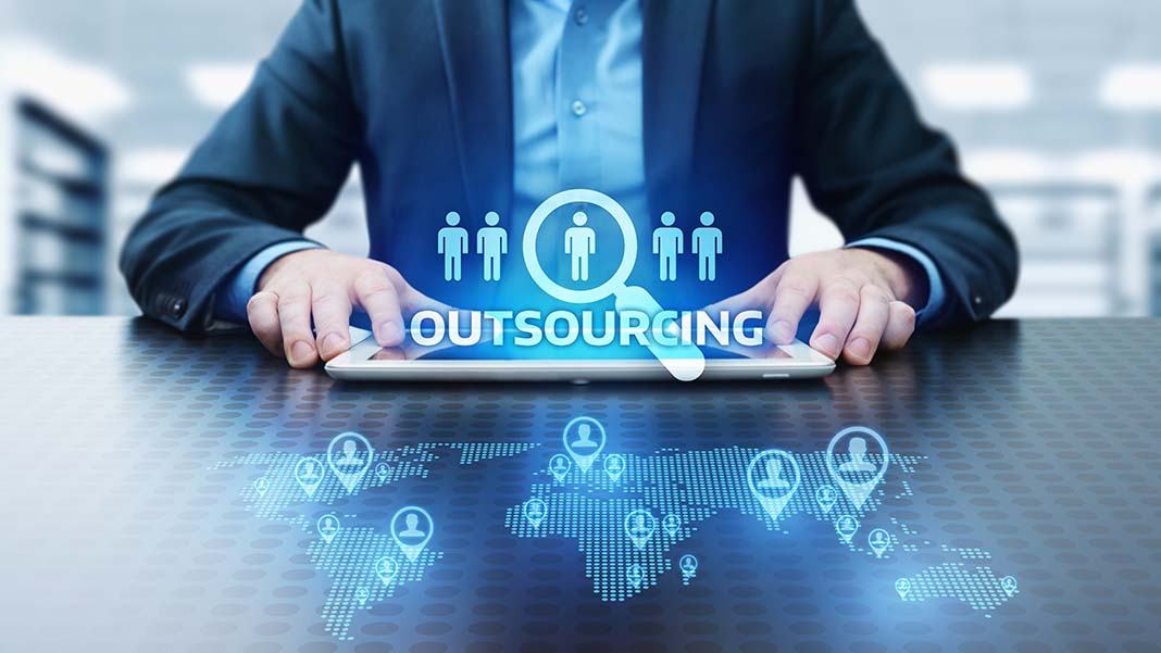 Các lí do doanh nghiệp hãy lựa chọn outsource là gì? Cụ thể về outsource